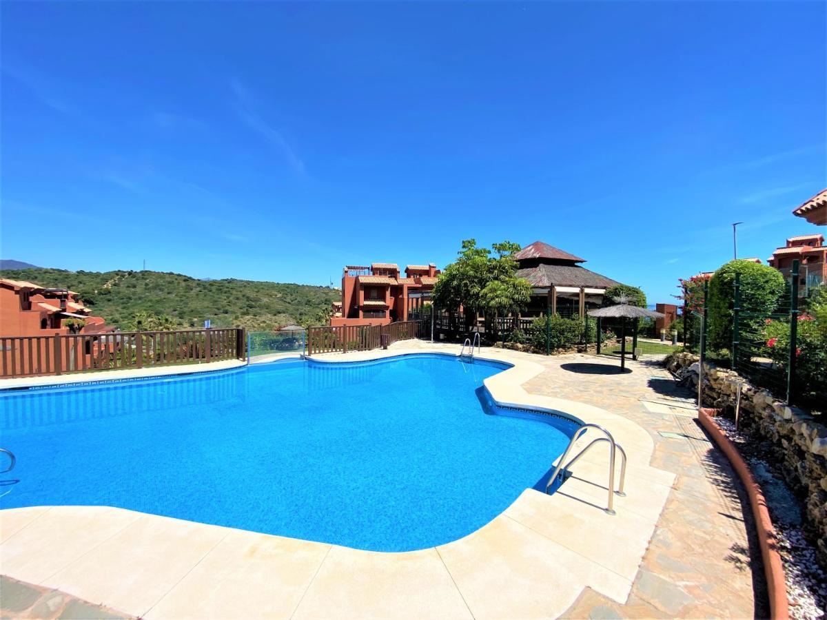Sea View Penthouse Apartment With Hot Tub - Casa Bella Vista, Buenas Noches , Estepona Exterior photo